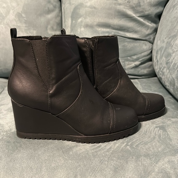 Khombu Shoes - MC-13 Khombu Boots